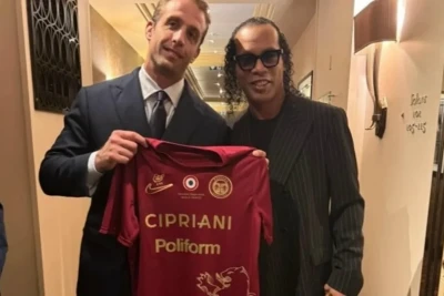 Ronaldinho karyerasını bərpa edib