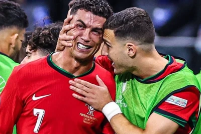 Ronaldo İrlandiya oyunundan sonra paylaşım etdi: "Daha bir addım atıldı! İrəli!"