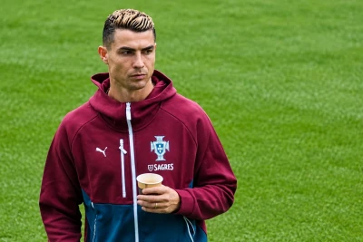 Ronaldonun şəxsi təyyarəsi Kopenhagenə endi - Portuqaliya millisi ilə yolları ayırdı
