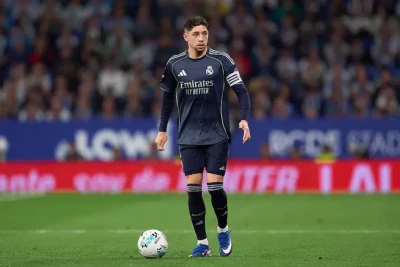 "Real" Valverde və Tçuamenini dava etdikləri üçün cərimələdi
