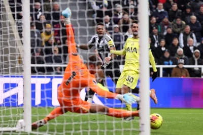 "Tottenhem" son dəqiqələrdə heç-heçə nail olub, "Nyukasl"la oyunda xal qazanıb