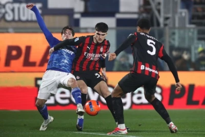 A Seriyası: "Milan" "Komo"nu, "Bolonya" isə "Verona"nı məğlub edib