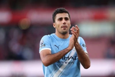 "Real" Rodridən imtina edərək, Uorton və Smitə diqqətini yönəldib