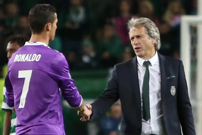 Teknik Direktör Cristiano Ronaldo'yu "Dahi ve En Ünlü Kişi" Olarak Niteledi