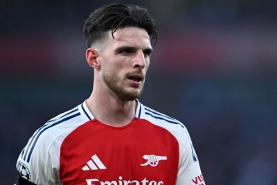 Deklan Rays sürət həddini aşdığı üçün 6 ay müddətinə sürücülük hüququndan məhrum edilib