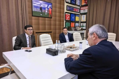 Fərid Qayıbov və Uğur Erdener arasında Azərbaycanda oxatma idmanının inkişafı müzakirə edilib