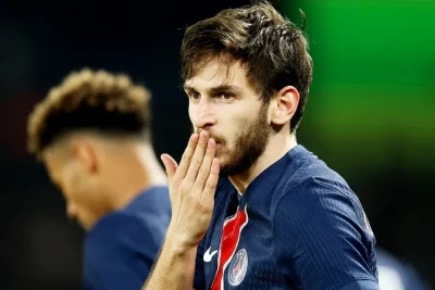 Xviça Kvaratsxeliya Çempionlar Liqasında PSJ tarixində bir ilkə imza atdı