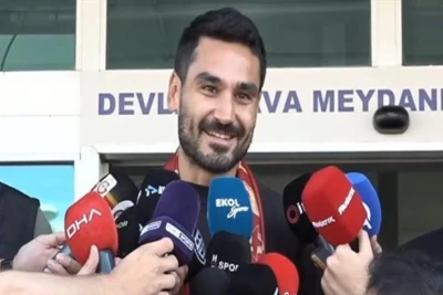 İlkay Gündoğan "Qalatasaray"a transfer üçün İstanbula gəlib