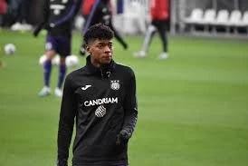 "Liverpul" ekvadorlu yarımmüdafiəçi Nilson Anqulonu transfer etmək istəyir