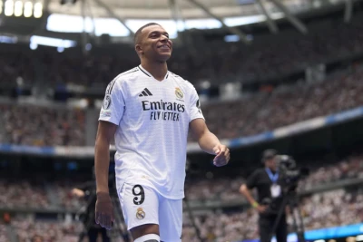 Kilian Mbappe "Qızıl Buts" mükafatını qazandı