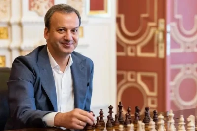 FIDE President Visits Baku