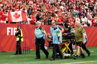 Kanada millisinin futbolçusu Qətərlə matçda ağır zədə alıb