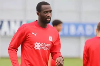 Samba Kamara "Sumqayıt"a keçdi