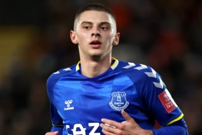 "Beşiktaş" Vitali Mikolenko ilə maraqlanır