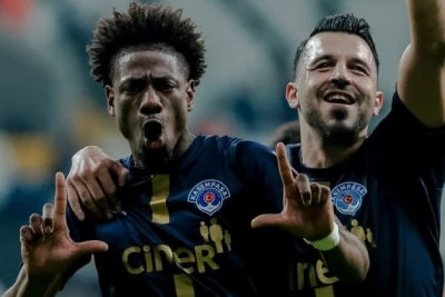 Trabzonspor istəmişdi, o, İstanbul klubunu seçdi