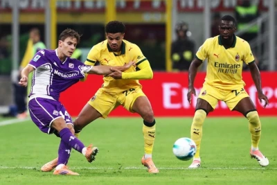 "Milan" "Fiorentina" üzərində qələbə qazanaraq A Seriyasında lider oldu