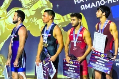 Azərbaycan güləşçiləri Rusiyada medallar qazanıblar
