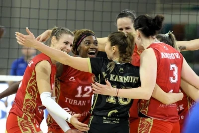 Yüksək Liqa: Qadın voleybolunda final və üçüncü yer uğrunda oyunlar