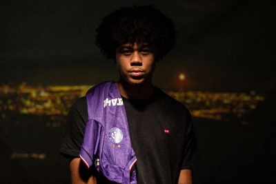 "Liverpul" rus və nigeriyalı valideynləri olan Ndukve ilə müqavilə imzalayır