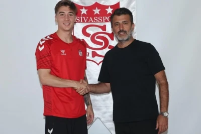 Mert &Ccedil;elik "Sivasspor"da - RƏSMİ