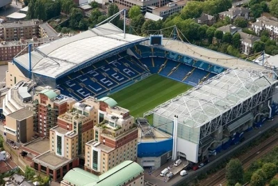"Çelsi" yeni stadion tikintisi və ya "Stemford Bric"in genişləndirilməsi məsələsini meriya ilə müzakirə edir
