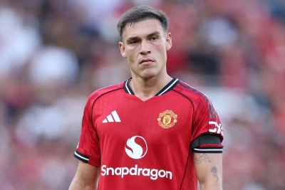 "Ayaks" "Mançester Yunayted"in yarımmüdafiəçisi Uqarteni icarəyə götürməyə çalışır