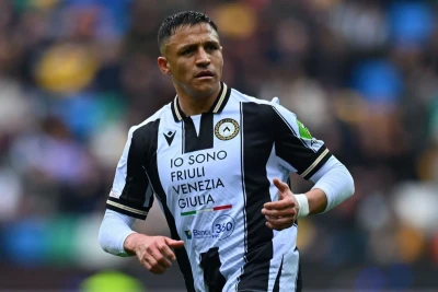 Aleksis Sançes ata oldu: Futbolçu qızının fotolarını paylaşdı