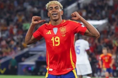 Lamin Yamal İspaniya millisinin məşqini buraxıb, səbəb fiziki yüklənmədir