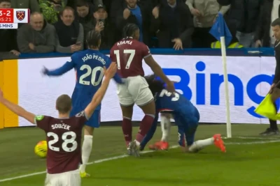 Adama Traorenin Kukurelyanı meydandan atması və Joao Pedronun qorxması - VİDEO