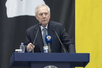 Əziz Yıldırım yenidən "Fənərbağça" prezidentliyinə namizədliyini irəli sürdü