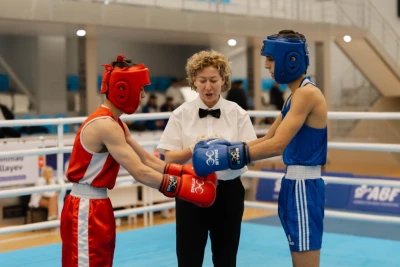 Gənc boksçular arasında Azərbaycan çempionatına start verildi: İlk günün nəticələri