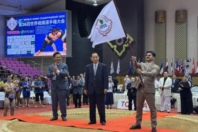 Sumo üzrə dünya çempionatının bayrağı Azərbaycana təhvil verilib