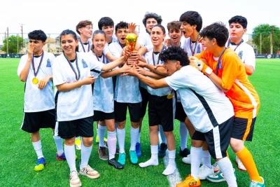 "Yeni Üfüq" Layihəsi Çərçivəsində Valideyn Himayəsindən Məhrum Gənclər Arasında Futbol Oyunu Keçirilib