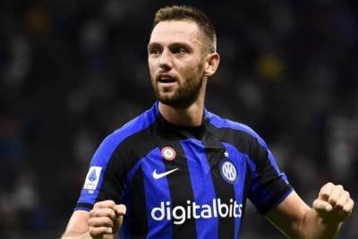 Stefan De Vray "Əl-Hilal"a transferə yaxınlaşıb