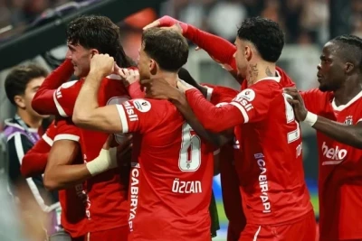 Trabzonspor 4-3 Rize, Beşiktaş 2-0 Başakşehir: Türkiyə Super Liqası
