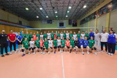 Özbəkistanın 16 yaşadək qızlardan ibarət voleybol komandası Bakıya səfər edib