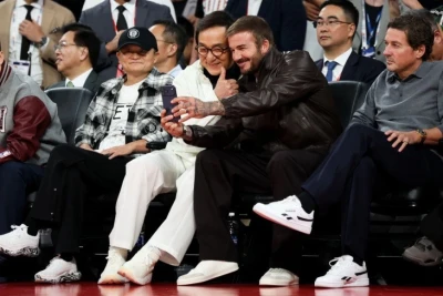 Devid Bekhem və Ceki Çan "Feniks Sans" - "Bruklin Nets" NBA oyununda: Fotolar