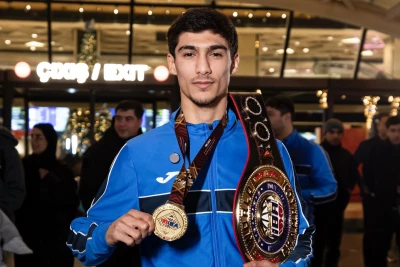 Boks üzrə Azərbaycan milli komandası dünya çempionatından qayıdıb, qızıl və bürünc medallarla qarşılanıb - FOTO