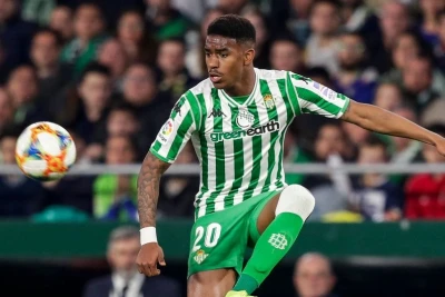 "Betis" Junior Firpo ilə müqavilə imzaladı
