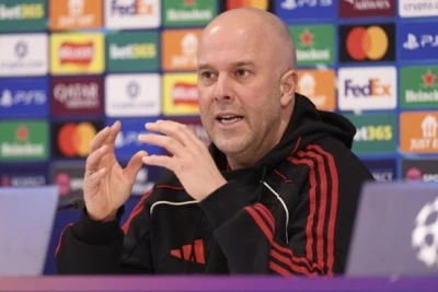 Arne Slot "Qarabağ" matçı öncəsi mətbuat konfransında danışdı