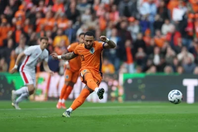 Depay Van Persinin Rekorduna Şərik Oldu
