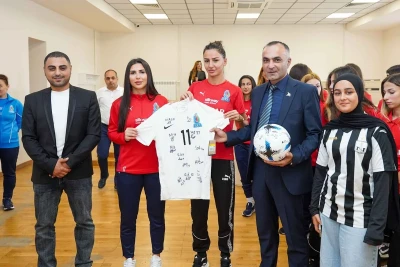 Azərbaycan qadın milli futbol komandası Qarabağ Universitetində gənc tələbələrlə görüşdü