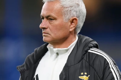 Mourinyo "Benfika"da kadr islahatı aparır: Dörd futbolçu "silinə" bilər