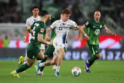 "Volfsburq" və "Paderborn 07" Bundesliqaya vəsiqə uğrunda pley-offun ilk matçında heç-heçə etdilər