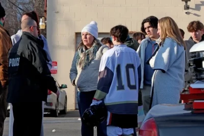 ABŞ-də məktəblilər arasında hokkey yarışında atışma: Ölənlər və yaralananlar var