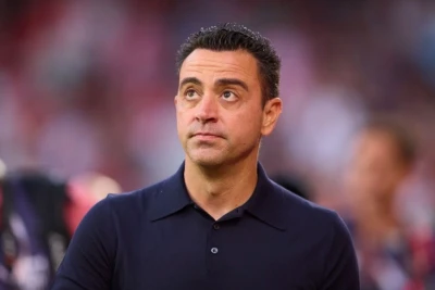 Xavi "Barselona"dakı yüksək standartları qoruya bilməməyinin səhv olduğunu etiraf edib