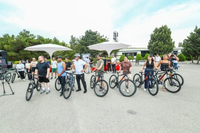 Media nümayəndələri arasında velosiped yarışı keçirildi: qaliblər müəyyənləşdi - FOTO