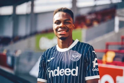 Brentford rekord məbləğə Lansdan Sanqareni transfer edib