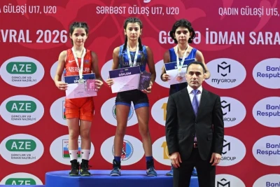 Gəncədə qadın güləşi üzrə yeniyetmələrin Azərbaycan çempionatı başa çatdı - FOTO