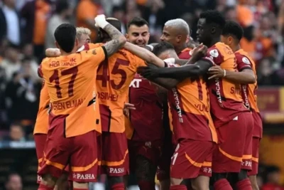 "Qalatasaray" "Antalyaspor"u səfərdə darmadağın etdi
